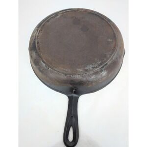 Vintage BSR Cast Iron Skillet No. 8-B w/ Heat Ring Double Pour Spouts USA Made